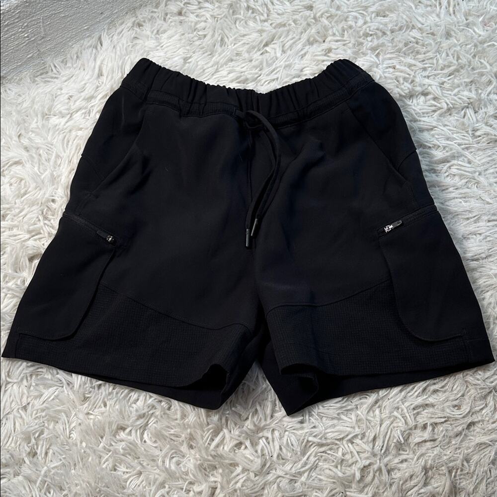 Lululemon Relaxed High-Rise Cargo Short 4.5" Black
